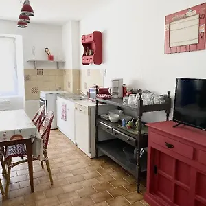 Appartement En Rez-de-chaussée équipé, Jullianges