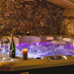 Hébergement de vacances Ferme Avec Jacuzzi Et Sauna, Lanarce